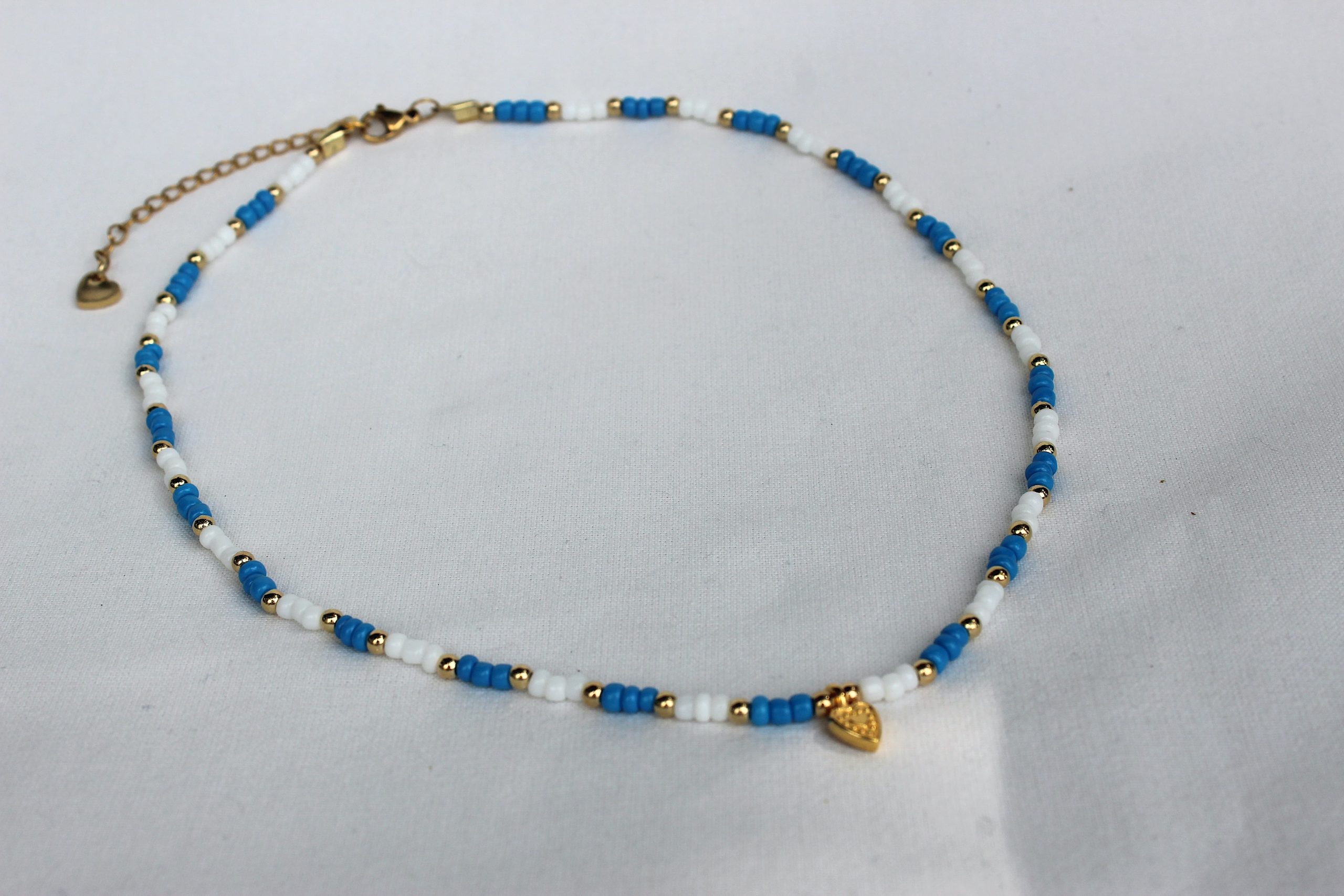 blauw-witte hartjes ketting