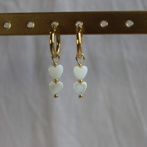 Witte hartjes oorbellen